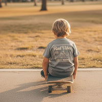 THE MAVERICKS TEE - FADED GREY